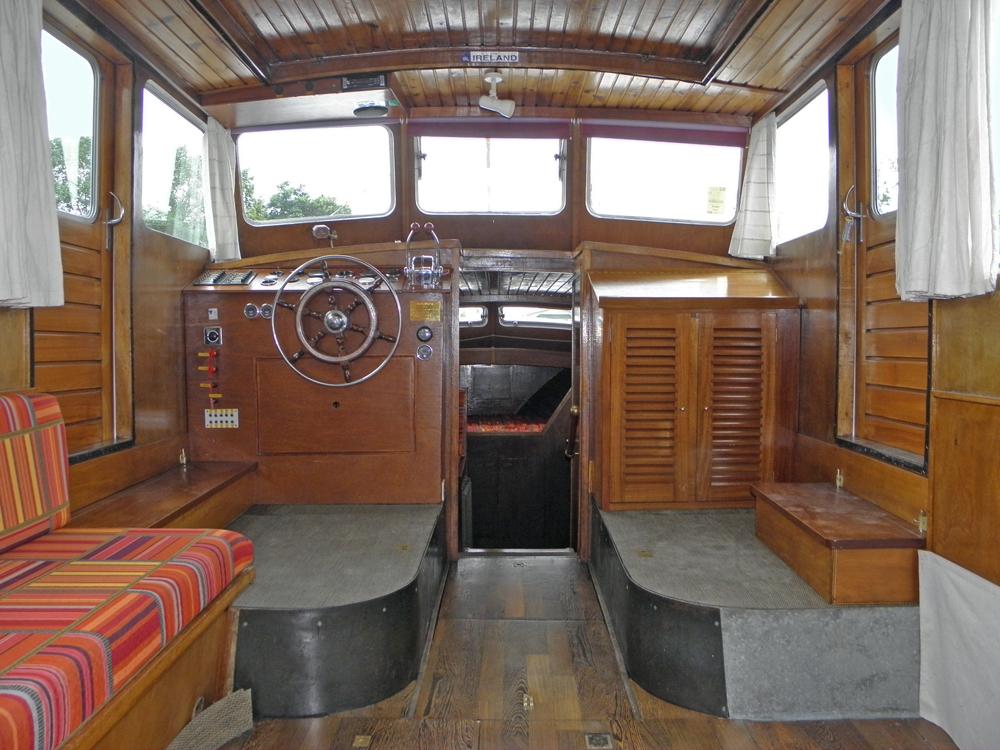 Saloon, Accommodation